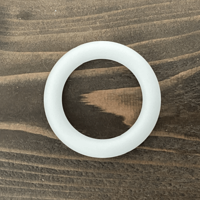 white O ring